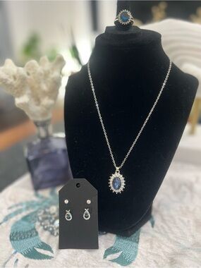 Brand New! Silver-Tone Faux Sapphire Sunburst Necklace w/ Earrings + Ring (8.5)